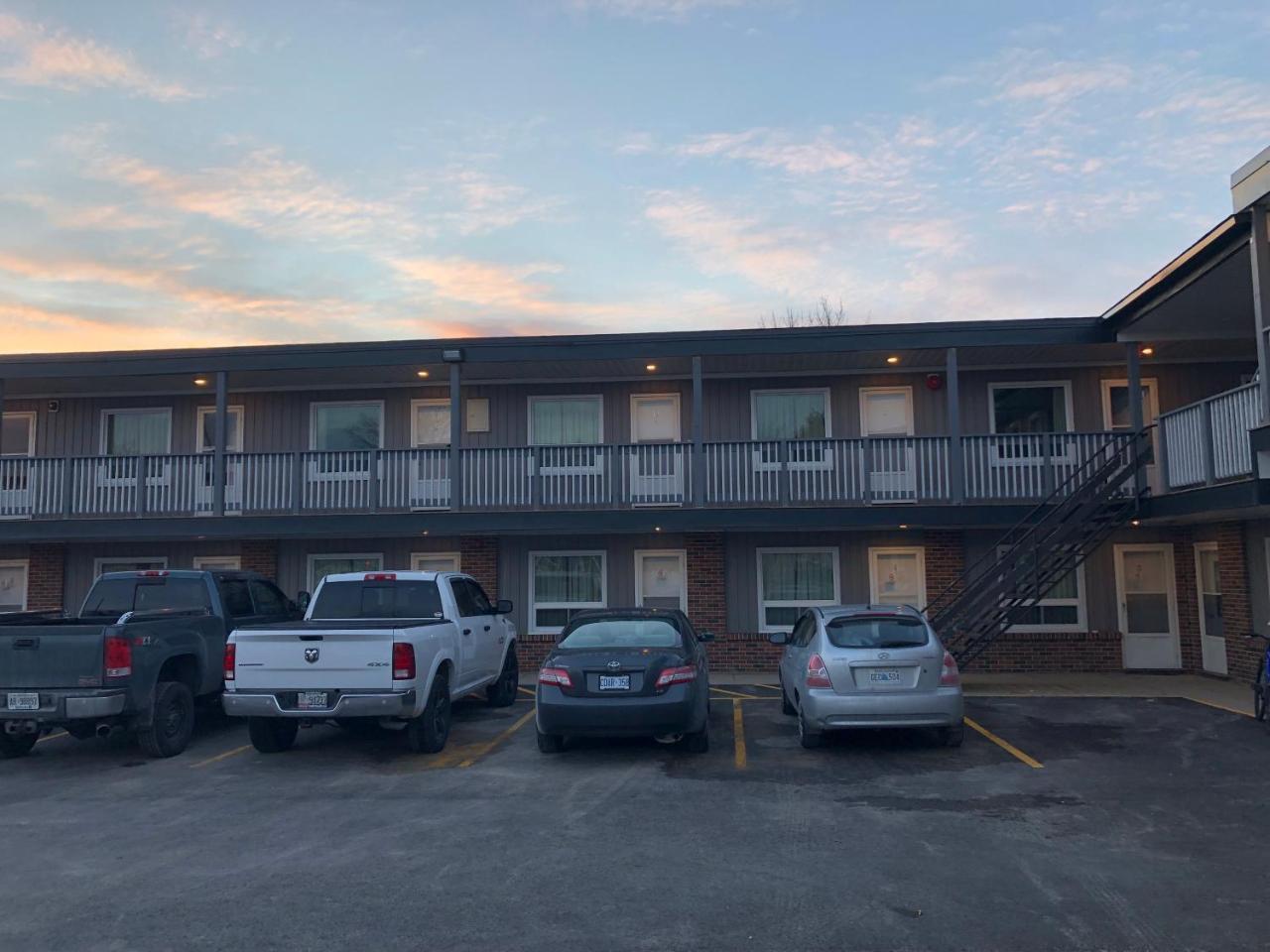 All Seasons Motel 埃尔金港 外观 照片